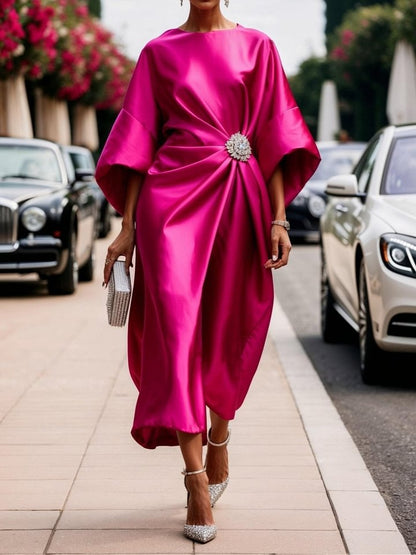 Robe longue élégante en satin Sens pour femmes avec une robe perle