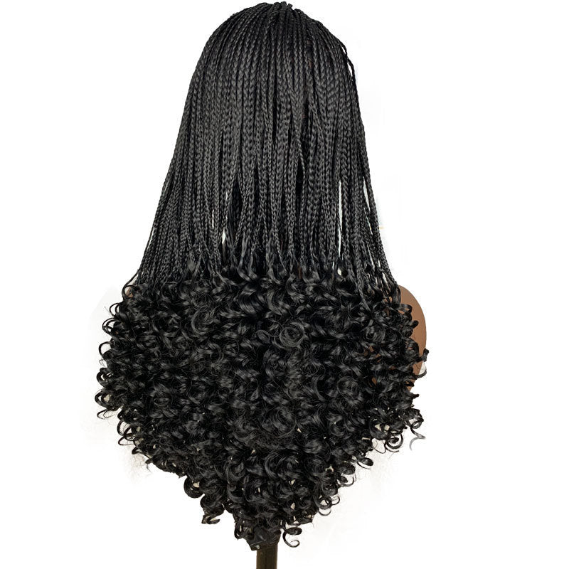 Tresse noire avec de petits cheveux bouclés longs et bouclés