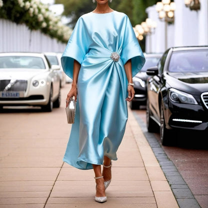 Robe longue élégante en satin Sens pour femmes avec une robe perle