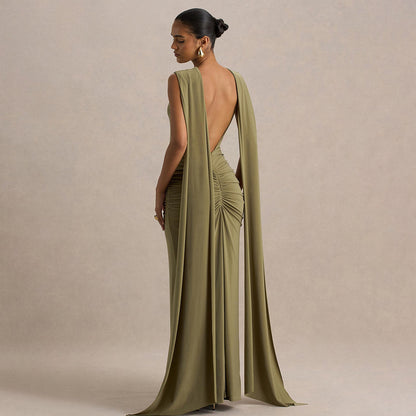 Robe sexy, moulante et dossée nu, avec des rubans flottants