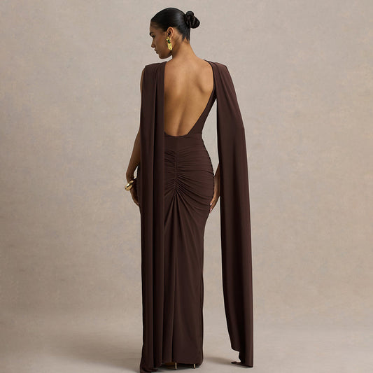 Robe sexy, moulante et dossée nu, avec des rubans flottants