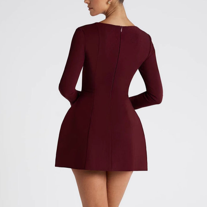 Robe perle à manches longues à col carré européenne et américaine