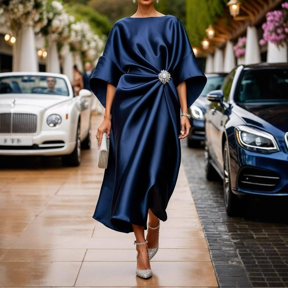 Robe longue élégante en satin Sens pour femmes avec une robe perle