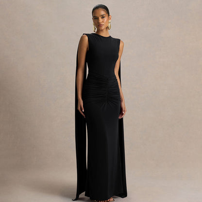 Robe sexy, moulante et dossée nu, avec des rubans flottants